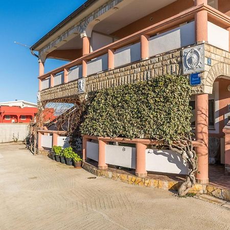 Apartmani Zarko Vir Exteriör bild