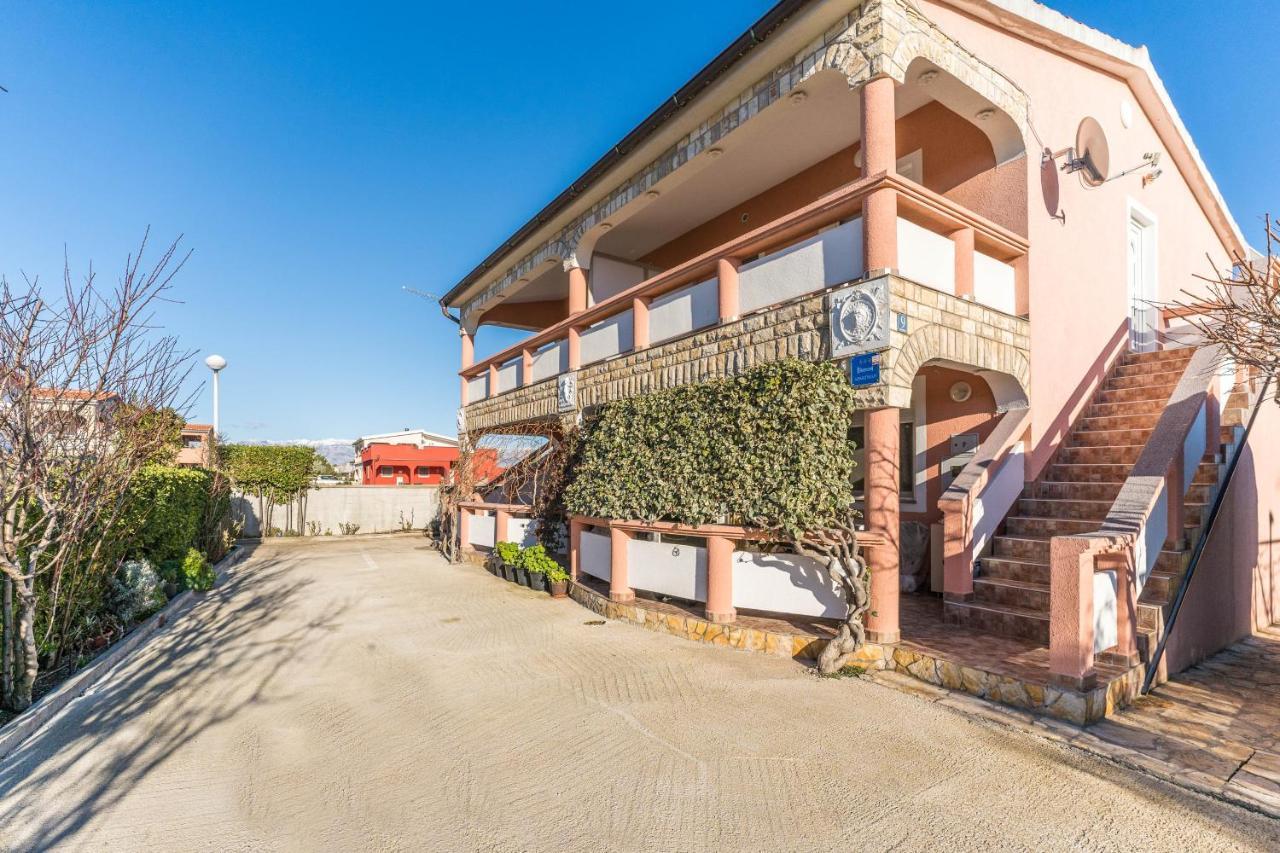 Apartmani Zarko Vir Exteriör bild