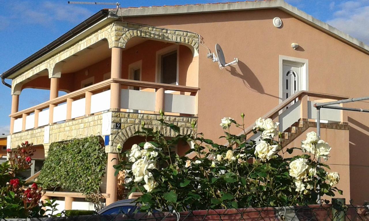 Apartmani Zarko Vir Exteriör bild