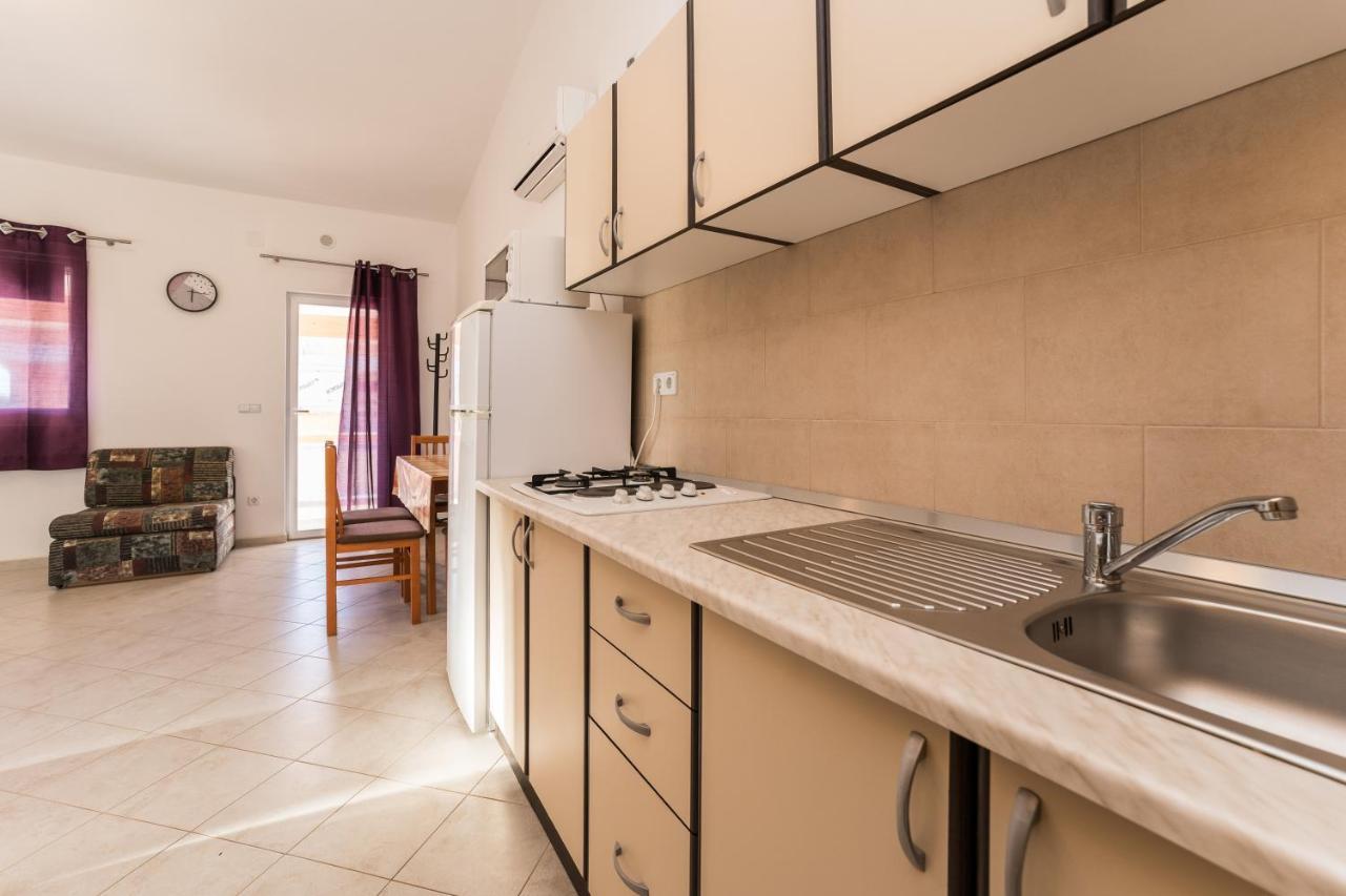 Apartmani Zarko Vir Exteriör bild