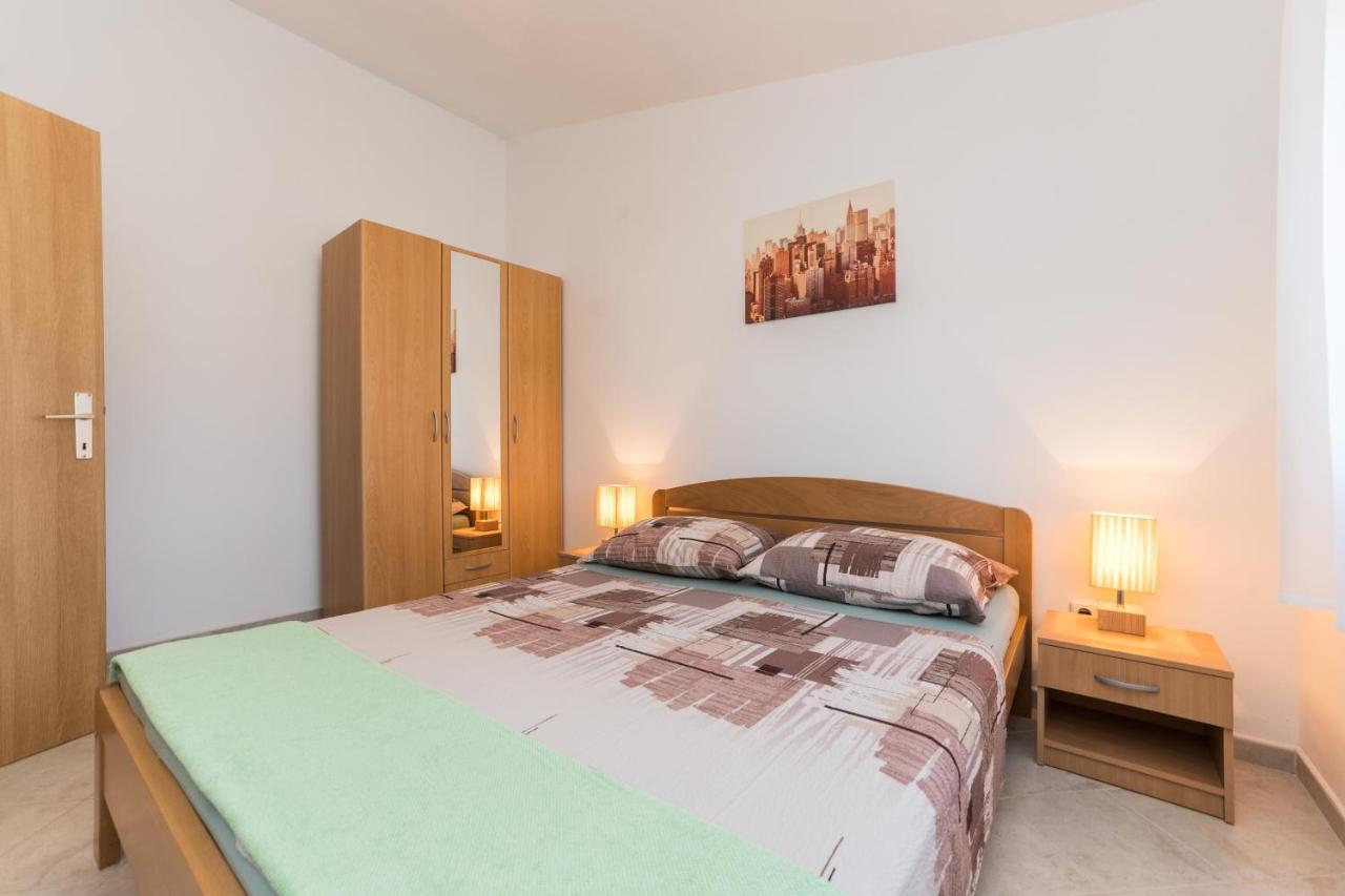 Apartmani Zarko Vir Exteriör bild