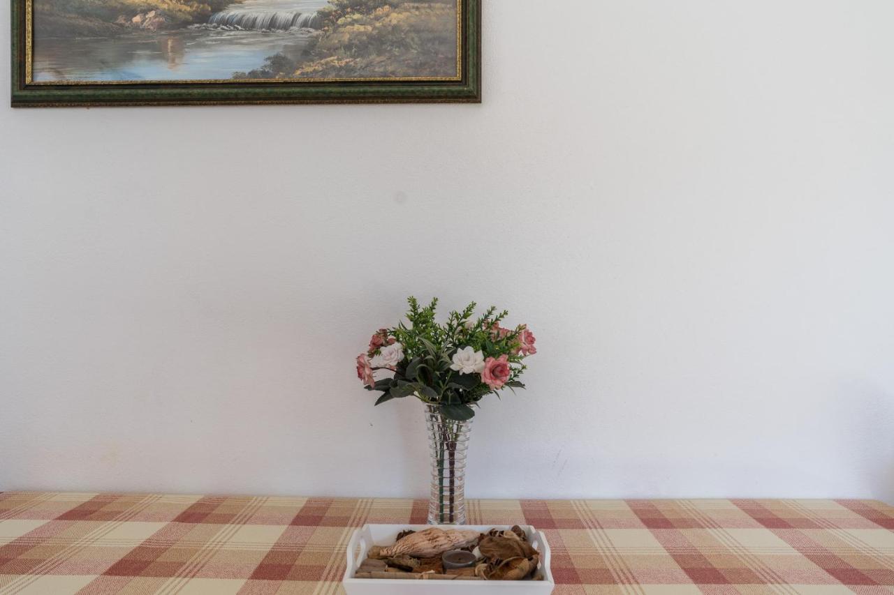 Apartmani Zarko Vir Exteriör bild